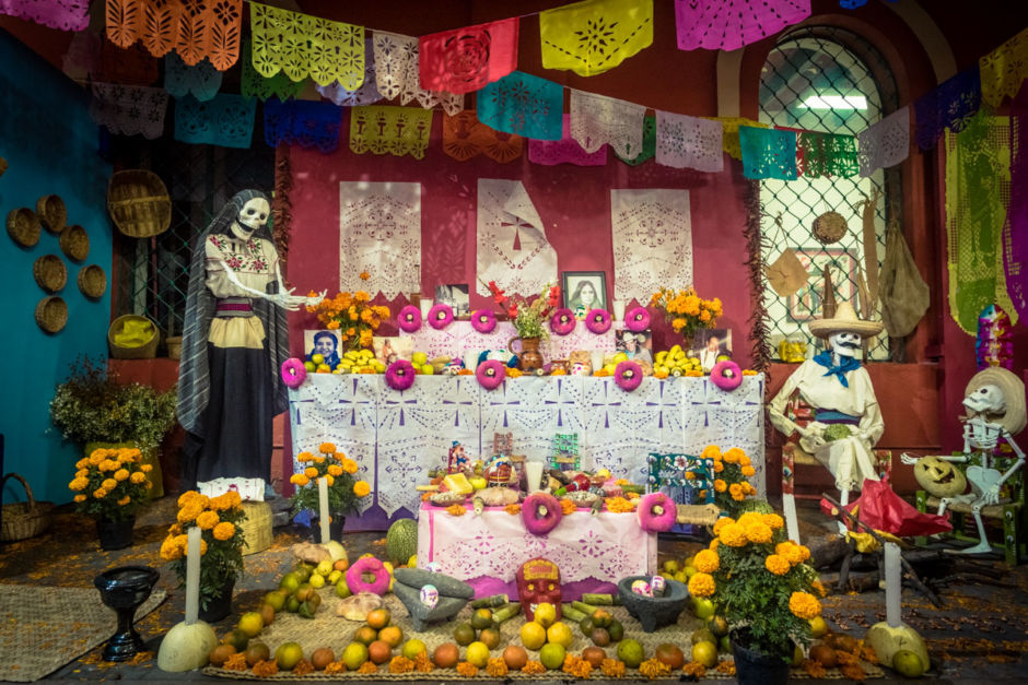 Altar de Día de Muertos en México.