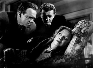 Escena donde se ve la fragilidad de Lucille en My Son John